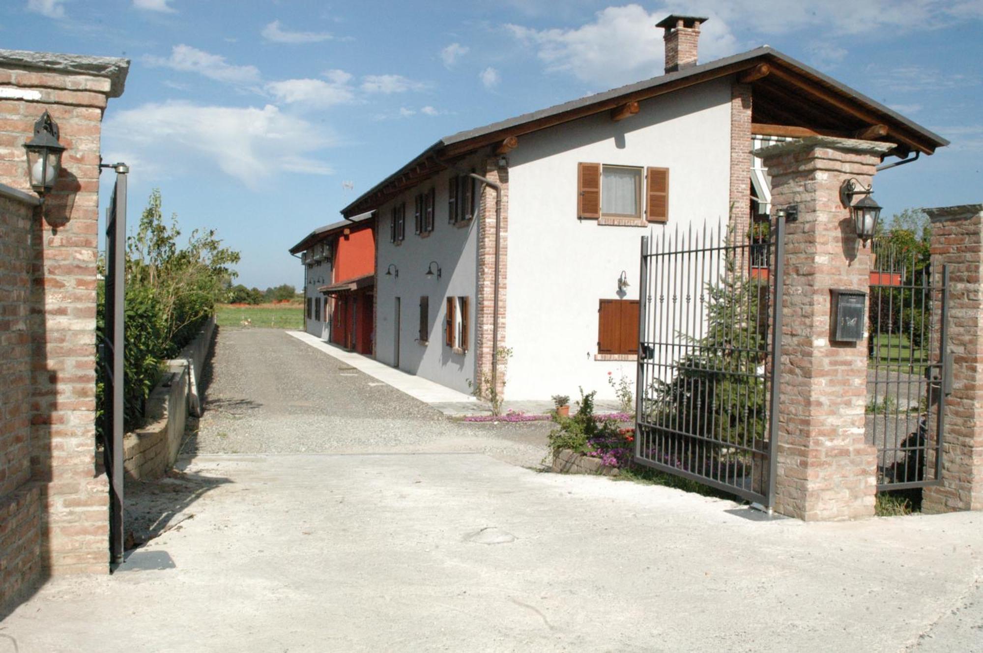 Agriturismo La Sforzata Collegno Εξωτερικό φωτογραφία